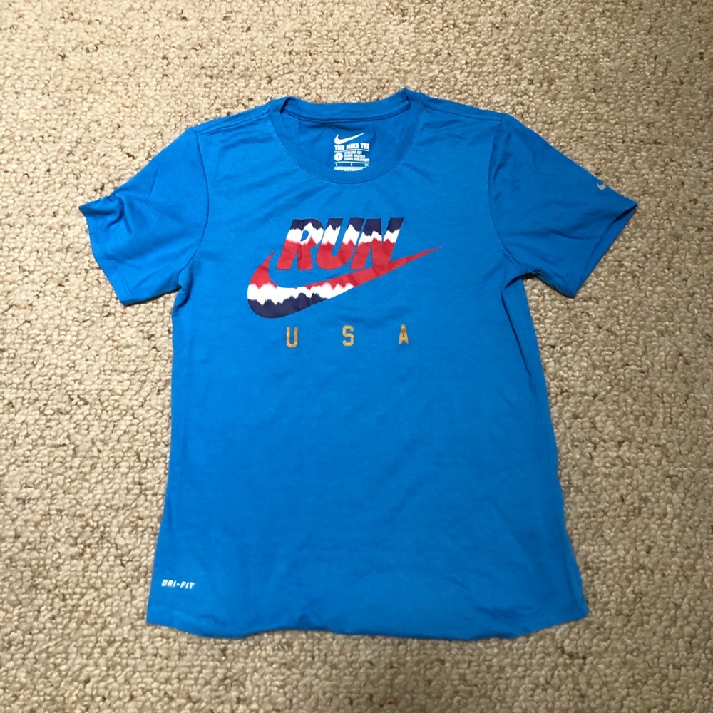 BRAND NEW NIKE USA TEE SIZE SMALL
